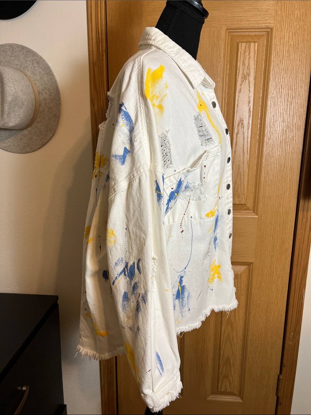 POL Distressed Button-Up Shacket - Picture 5 of 11